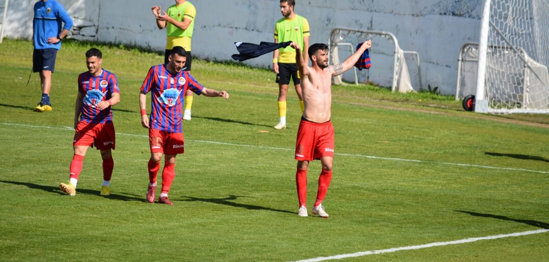 Τριανταφυλλάκος τα γκολ στο δεύτερο ημίχρονο